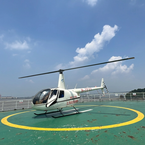 罗宾逊R44直升机 (2).png