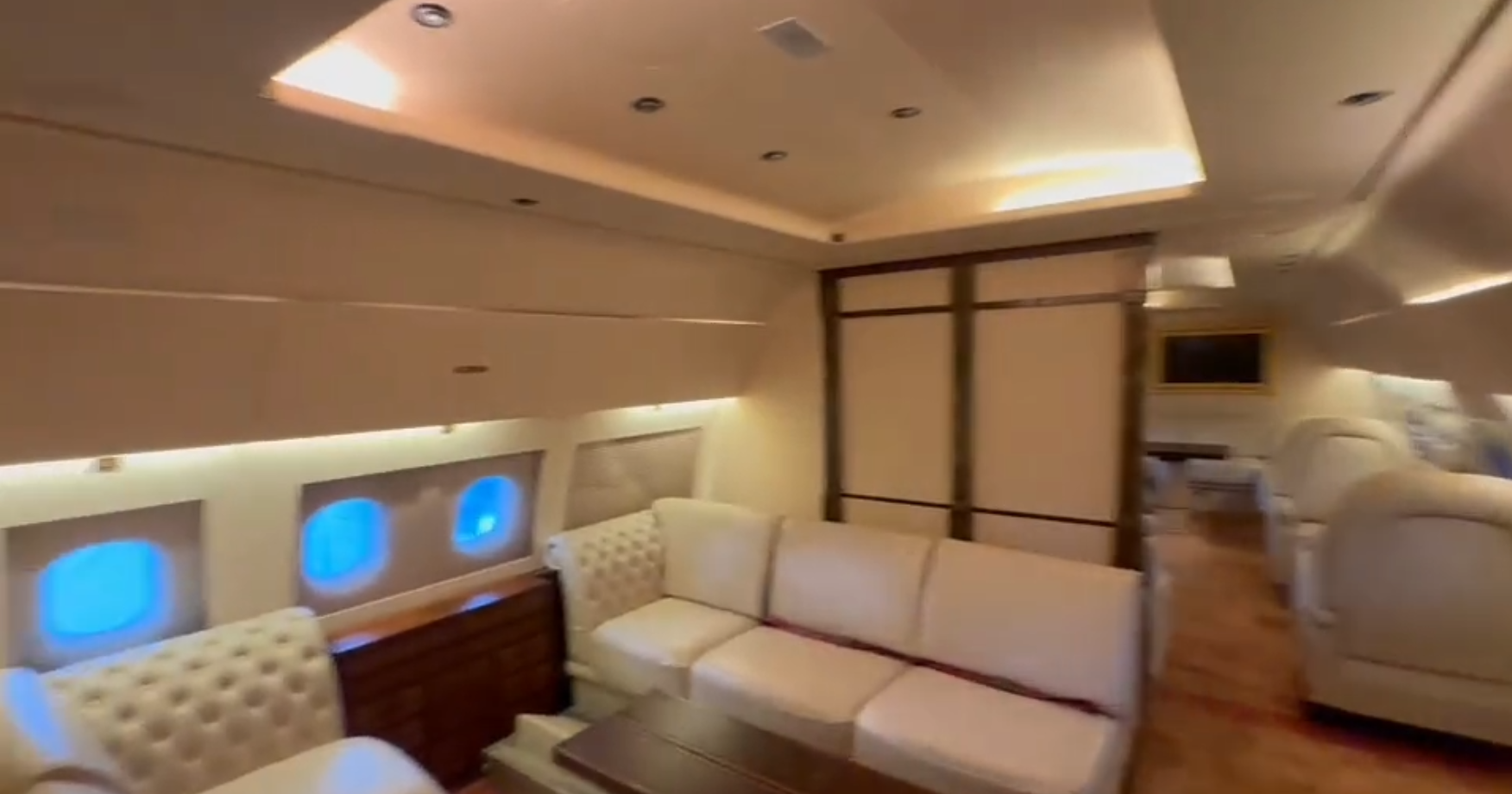 价格3200万。ACJ319 2024全新内饰 (5).png